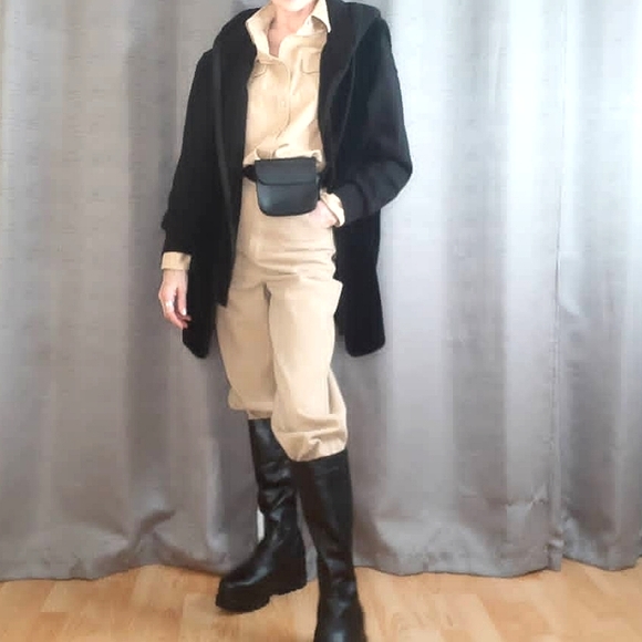 Shirt.  Size M. - Picture 2 of 4